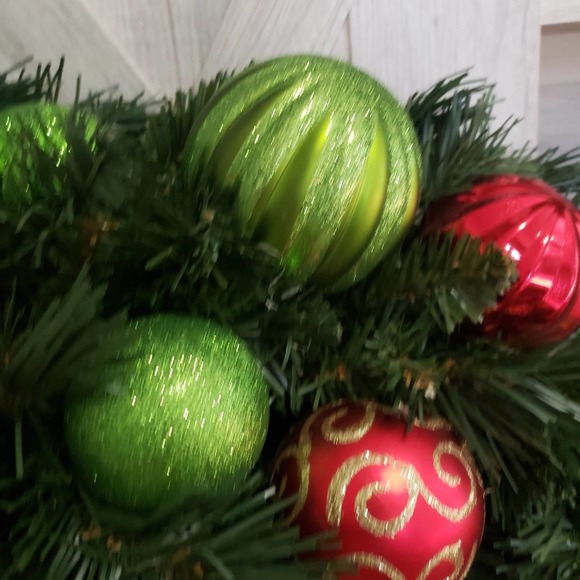 Handmade Merry Christmas wreath & hanger - Picture 8 of 8